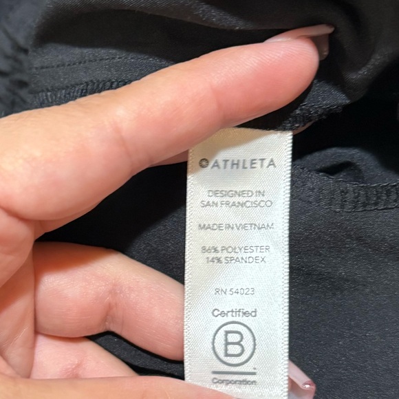 Athleta Black Brooklyn Wide-leg Crop Pants
Style: 531157-00 - Picture 9 of 10